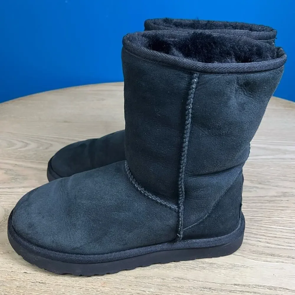 UGG Classic Short II Black Suede Shearling Boots Women’s Size 7